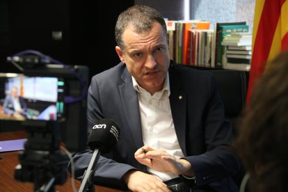 El consejero de Agricultura, Òscar Ordeig, durante una entrevista en la sede del departamento en Lleida