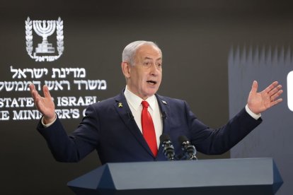 Benjamin Netanyahu, primer ministre d’Israel, durant la conferència de premsa. - EFE/EPA/ABIR SULTAN/POOL