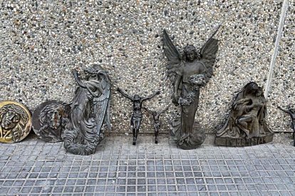Piezas de bronce recuperadas por los Mossos. - MOSSOS D’ESQUADRA