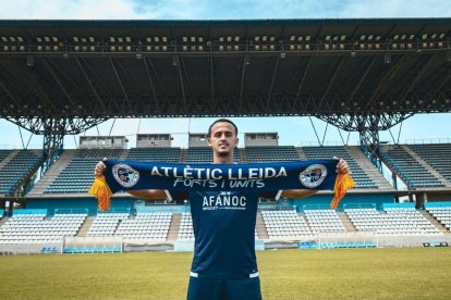 El neerlandés Achraf Boumenjal, ayer en el Camp d’Esports. - ATLÈTIC LLEIDA