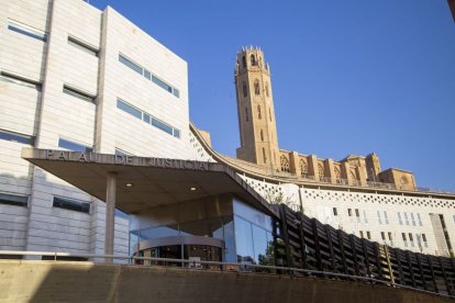 Entrada a la sede de los juzgados de Lleida, en el Canyeret. - SEGRE