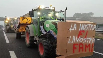 Arriben més tractors al tall de l'A-2 a Fondarella