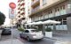 Un vehicle entrant a la ZBE a través del carrer Sant Martí ahir al matí. - MAGDALENA ALTISENT