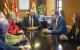 Una imatge de la reunió del conseller de Justícia, Ramon Espadaler, amb el paer de Cervera, Jan Pomés, i altres representants institucionals.