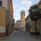 Vista del centro histórico de Castellserà con la iglesia en el fondo.