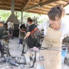 Algunos de los forjadores que participarán en la Fira del Ferro se han sumado a la actividad.