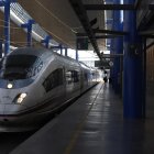 Imatge d’arxiu d’un tren AVE arribant a l’estació de Lleida.
