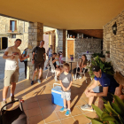 Visita de turistes israelians ■ A l’agost una vintena de turistes israelians es van allotjar al complex de Cal Soldat, a la foto, per fer excursions pel Pirineu de Lleida.