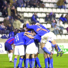 Els jugadors del Lleida celebren un gol contra el Ieclà.