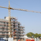 Imatge d’arxiu de pisos en construcció a Lleida.