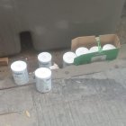 Pots plens al carrer.