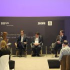 Un moment de la jornada als cellers Raimat. - MAGDALENA ALTISENT