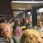 Algunos de los viajeros que se vieron obligados a volver a Sants.