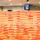 L’acusat, d’esquena, durant l’exposició de Daniel Ibars, lletrat de la família de la víctima. - AMADO FORROLLA