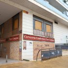 Els bars del carrer Jaume II pròxims a l’Illa de l’Oci celebren la posada en marxa de l’Ocine Premium. - MAGDALENA ALTISENT