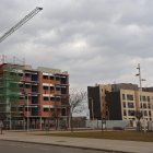 Els blocs de pisos protegits en construcció als Mangraners