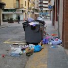 Imatge de l'incivisme al carrer Ramon Soldevila