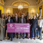 L’entrega del xec simbòlic ha tingut lloc aquest dimecres al Saló de Sessions de la Paeria.