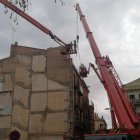Comença l'enderroc de l'edifici esquerdat al carrer Nord de Lleida