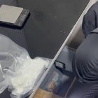 Imatge de la cocaïna i els diners a la caixa forta. - MOSSOS D’ESQUADRA