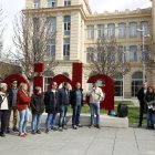Concentració davant l'estació de tren de Lleida per exigir millores en el servei ferroviari.