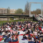 Imatges del Pícnic a la canalització del Segre a Lleida