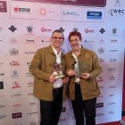 Toni Guillaumet i Anna París, amb els premis aconseguits.