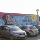 Exterior de les piscines municipals del Secà de Sant Pere ahir. - GERARD HOYAS