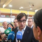 Salvador Illa, atenent als mitjans des de Guissona