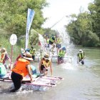 Les guerres d’aigua entre les embarcacions participants van començar tot just avarar les naus al riu, al Partidor de Gerb. - RÀDIO BALAGUER