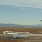 El aeropuerto alberga principalmente actividades de formación e industriales