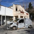 Una de les cases de la partida Montcada assaltades i incendiades el desembre passat. - SEGRE