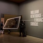 Els tècnics van retirar ahir les obres de l’exposició a la Fundació Sorigué. - FUNDACIÓ SORIGUÉ