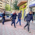 El detingut quan va ser dirigit a l’escorcoll del seu domicili després de ser arrestat el 25 d’octubre del 2023. - A. GUERRERO