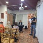 Un moment de la xarrada ahir de Josep Maria Tamarit a l’Ateneu Cooperatiu La Baula de Lleida. - L.G.