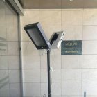 Robot amb llum xenó.