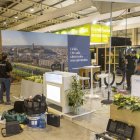 Últims preparatius ahir als pavellons de Fira de Lleida. - JORDI ECHEVARRIA