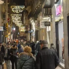 L’Eix Comercial de Lleida va presentar ahir, tant al matí com a la tarda, una bona afluència. - PAU PASCUAL PRAT