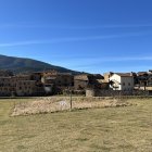 Vista del poble de Josa i Tuixén des de l'entrada.