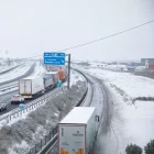 A Cervera es van registrar fins a 5 quilòmetres de cues a l’A-2 en sentit Barcelona per un accident. - BOMBERS