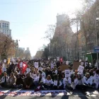 Els metges en vaga van tornar a manifestar-se ahir al centre de Barcelona. - NAZARET ROMERO/ACN