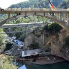 El rescat de la víctima mortal es va allargar més de sis hores, al quedar la cabina submergida. - C. SANS