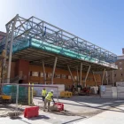 Estructura metàl·lica per a l’ampliació del bloc quirúrgic de l’Arnau, actualment en obres. - PAU PASCUAL PRAT