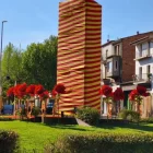 Les roses de la rotonda de la C-14 instal·lades per Sant Jordi. - AJUNTAMENT DE PONTS