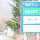Un cartell indicatiu del coll de Perves.