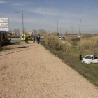 Accidente entre un coche y un autobús en Lleida, en la rotonda de la avenida Victoriano Muñoz com Camí de Picos, a la altura de Fira de Lleida.