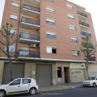Uno de los bloques donde la Paeria compró un piso en La Bordeta.