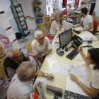 Centenars de jubilats es van dirigir ahir a les agències de viatges per tancar els seus viatges.