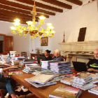 Els participants es van reunir al saló Victòria, menjador d’hivern del Castell del Remei.