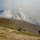 El foc es va iniciar dissabte a la tarda a més de 2.000 metres d’altura al poble de Cerbi.